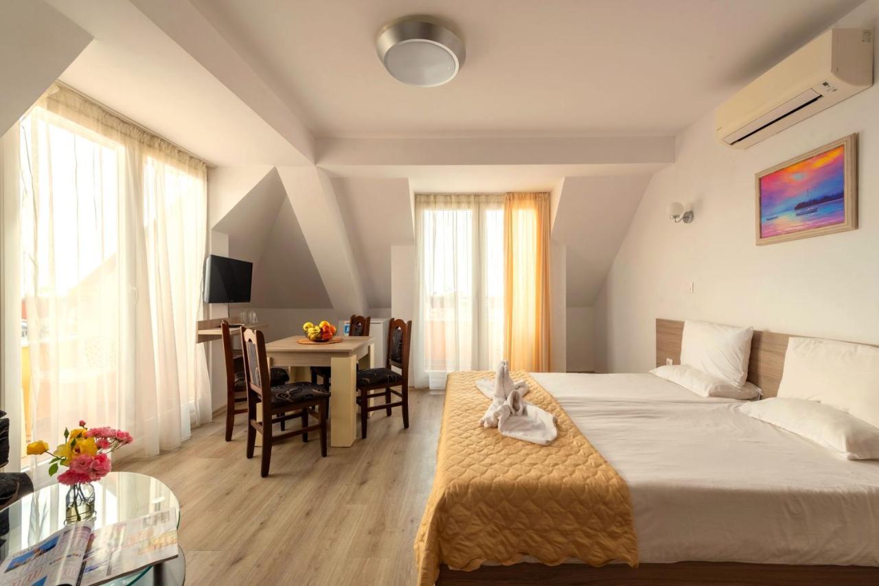 Boutique Wellness Hotel Ambrosia 切尔诺莫雷茨 外观 照片