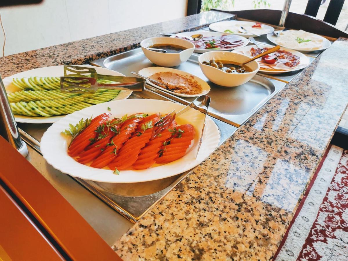 Boutique Wellness Hotel Ambrosia 切尔诺莫雷茨 外观 照片