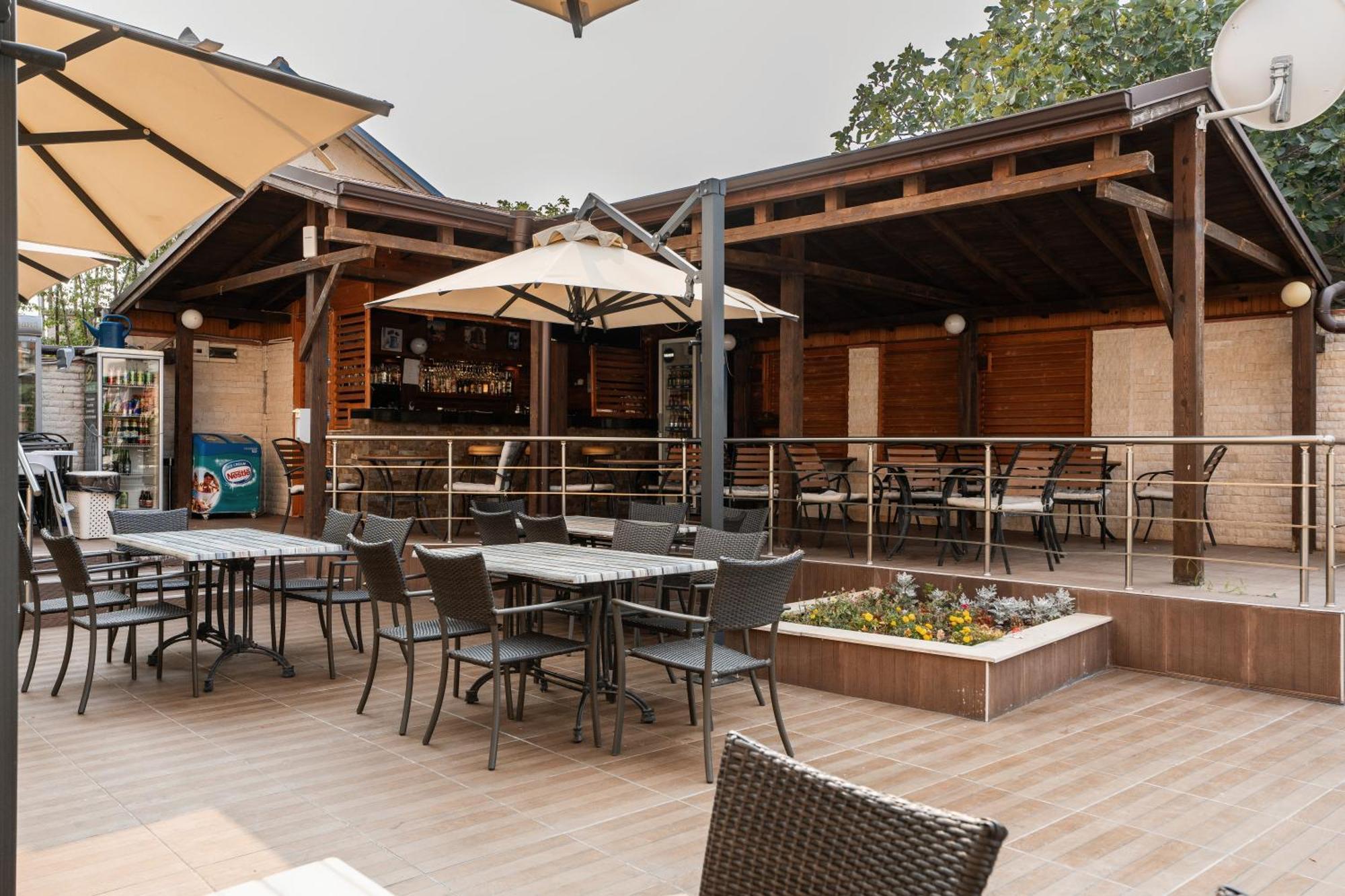Boutique Wellness Hotel Ambrosia 切尔诺莫雷茨 外观 照片