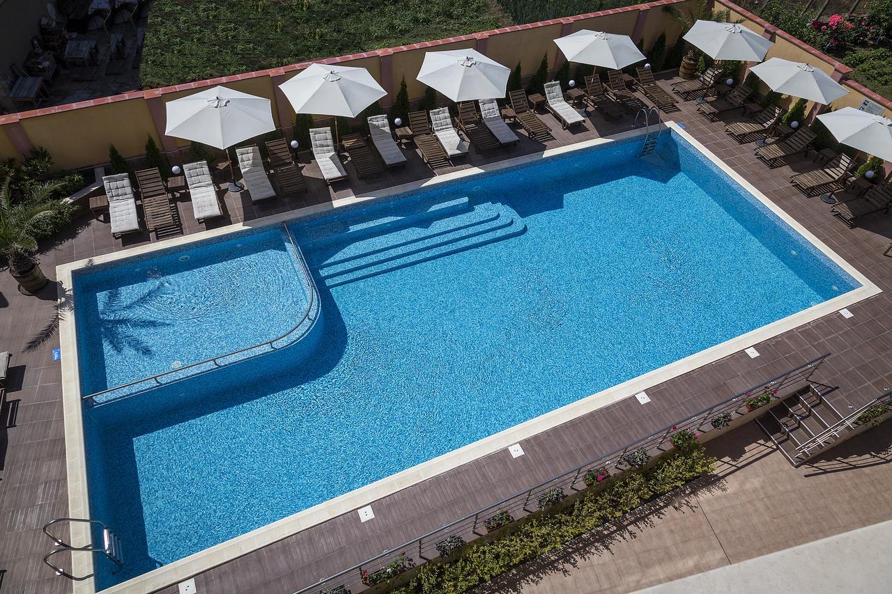 Boutique Wellness Hotel Ambrosia 切尔诺莫雷茨 外观 照片